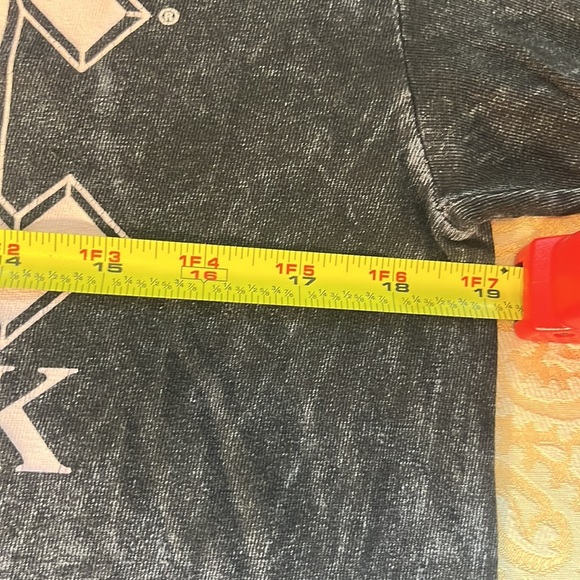 AC⚡️DC BACK IN BLACK TOUR Long Sleeve Cropped Tee Shirt. - Picture 3 of 4